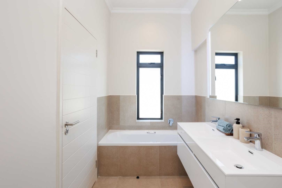 3 Bedroom Property for Sale in Val De Vie Estate Western Cape